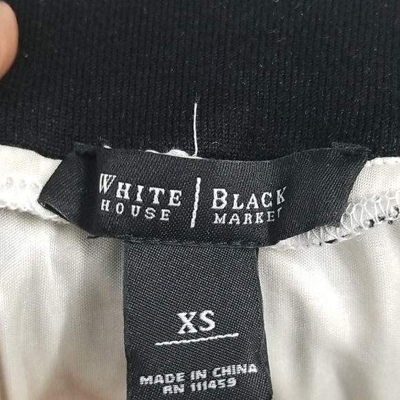 White House Black Market knit skirt - Picture 5 of 5